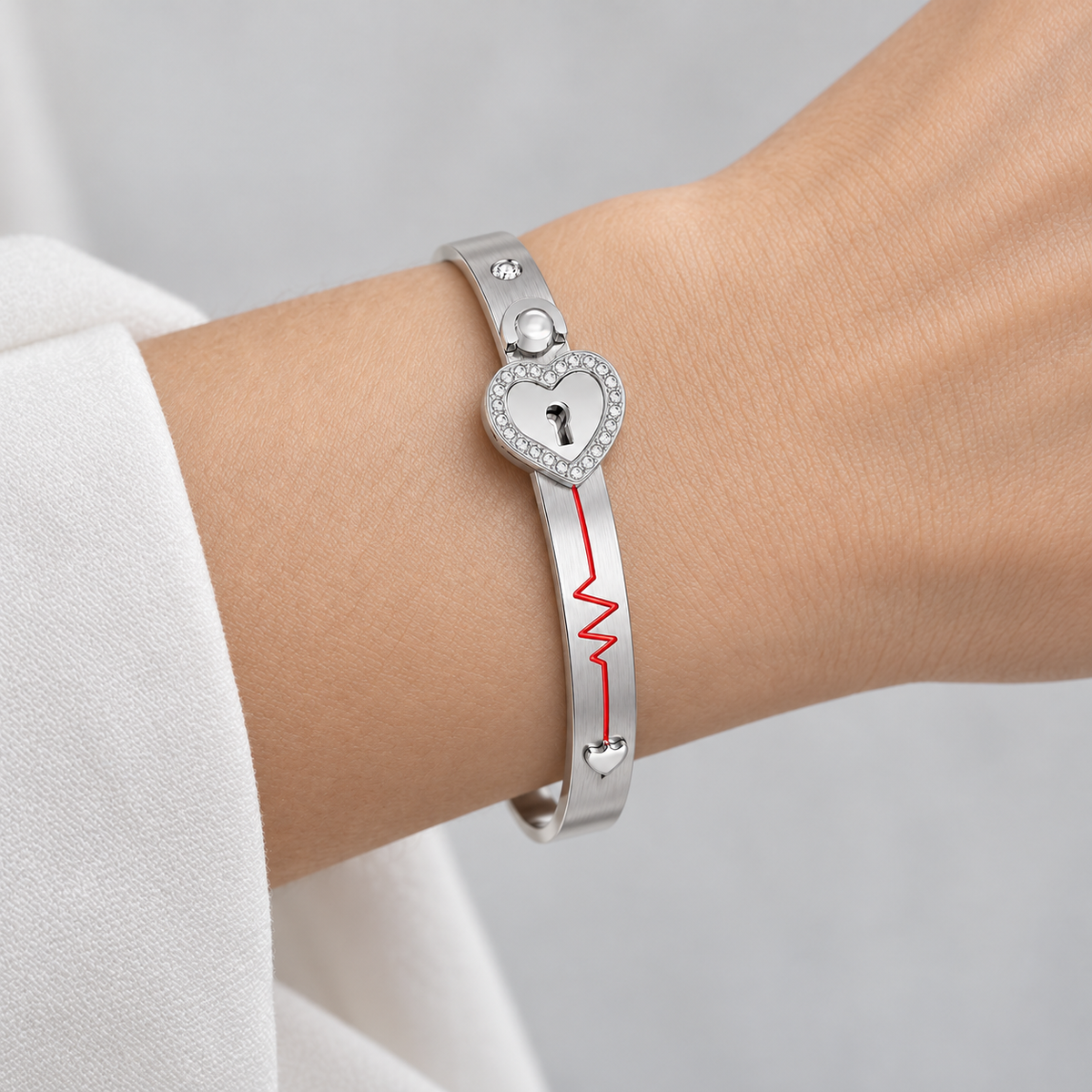 Conjunto Colar e Pulseira Chave e Coração com Projeção
